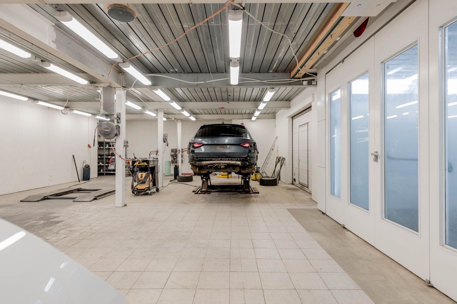 Todor Motors garage